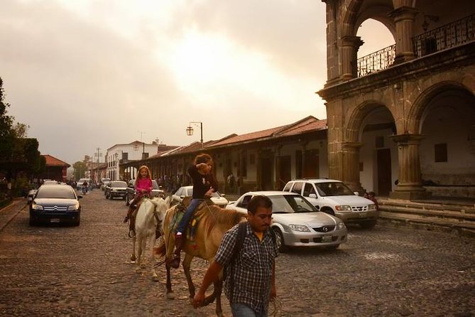 Antigua City Sightseeing Tour - San Francisco and the story of Pedro de San José Betancur