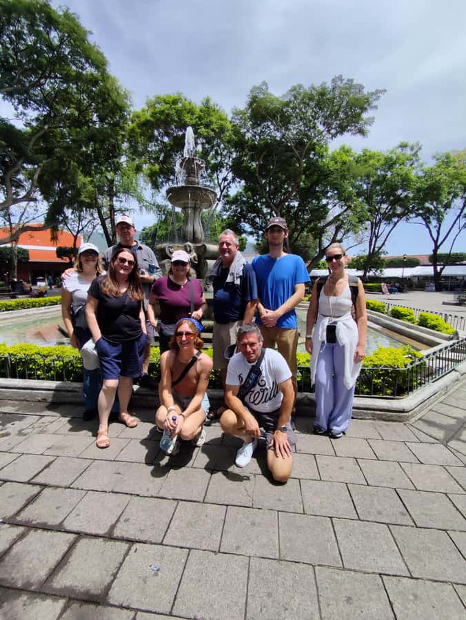 Antigua Guatemala: City Highlights Guided Walking Tour - Nim Pot Craft Market and Guatemalan handicrafts