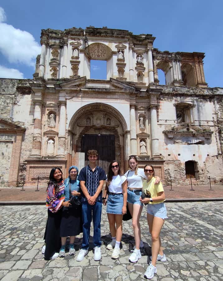 Antigua Guatemala: City Highlights Guided Walking Tour - The guides make the difference