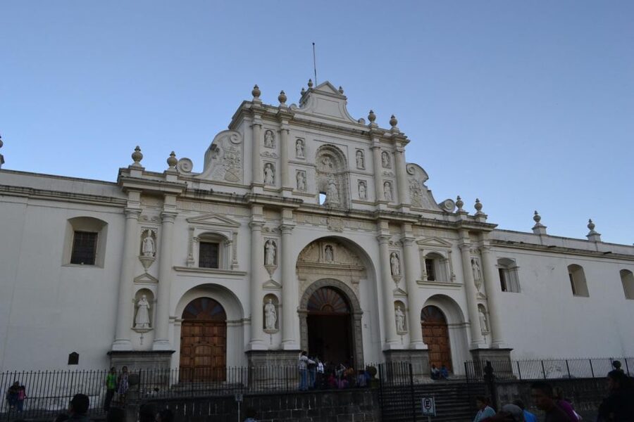 Antigua Guatemala: Morning Tour from Guatemala City - Santa Catalina Arch tells a practical story