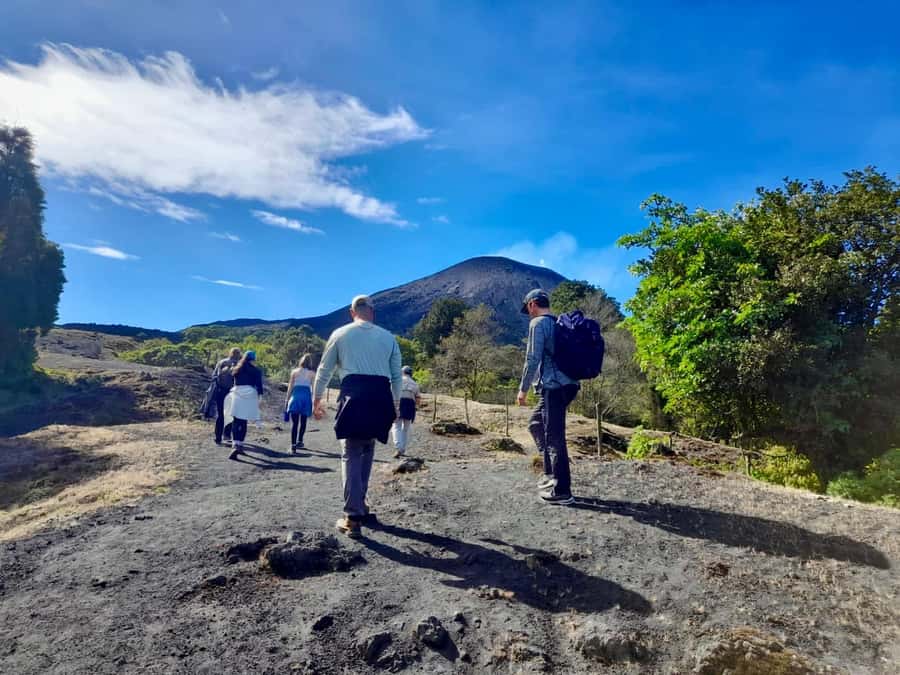 Antigua Guatemala: Private Day Tour to Pacaya Volcano - The first 2.5 hours: a steep start and volcanic ground