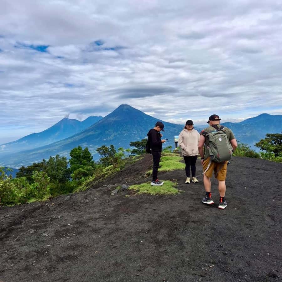 Antigua Guatemala: Private Day Tour to Pacaya Volcano - The 30-minute break: drinks, picnic time, and a small caveat