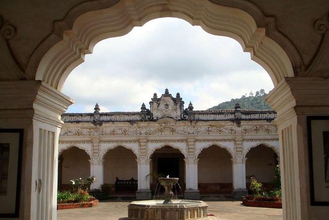 Antigua Guatemala Tour & Lunch at a Fine Dining Restaurant - A premium lunch in Antigua