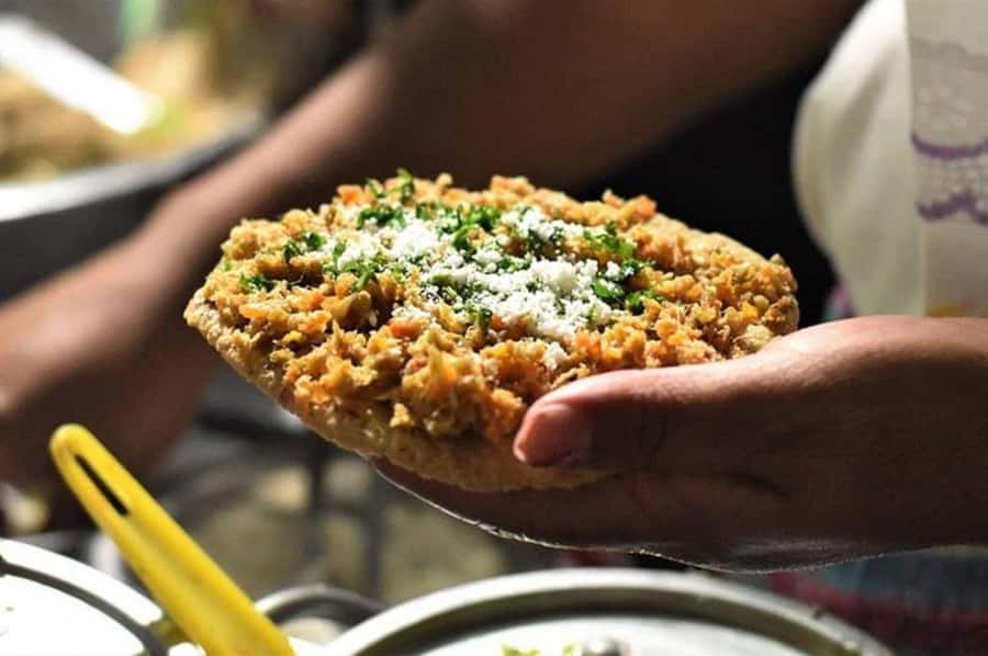 Antigua Local: Evening Street Food Tour with Dinner - Ending With Guatemalan Chocolate