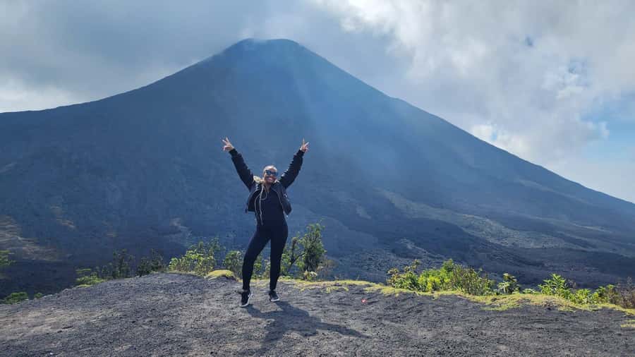 Antigua: Marshmallows Roasting at Pacaya Volcano 6-hour Tour - What you actually see at the upper area