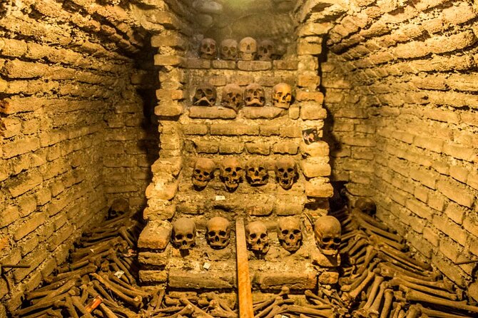 Catacombs and crypts in Antigua Guatemala. - Why this Antigua crypt tour is worth considering