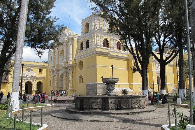 Catacombs and crypts in Antigua Guatemala. - Walking, tight entrances, and the real pace
