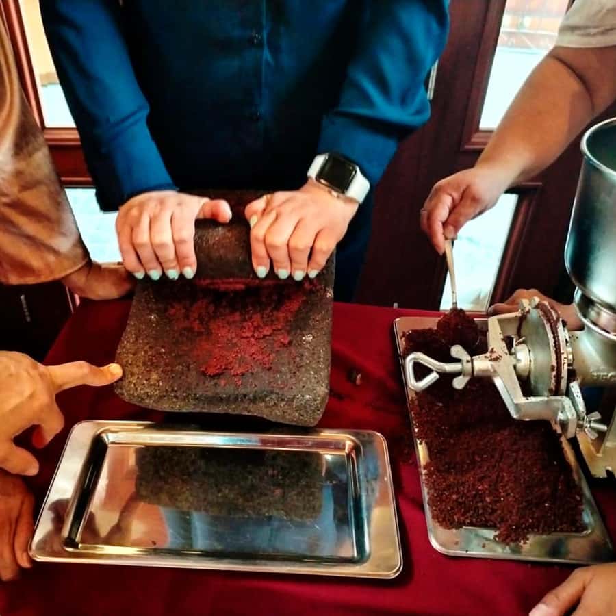 Chocolate workshop; gastronomic experience of cocoa. - Starting with Mayan cocoa in Antigua