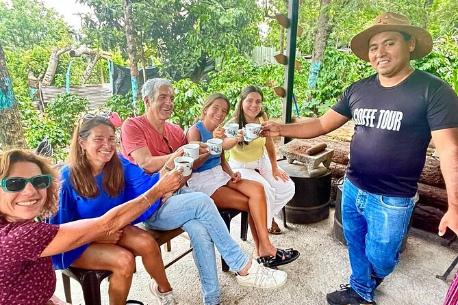 Coffee in the first capital of Guatemala - Seeing the coffee plant and plantation work