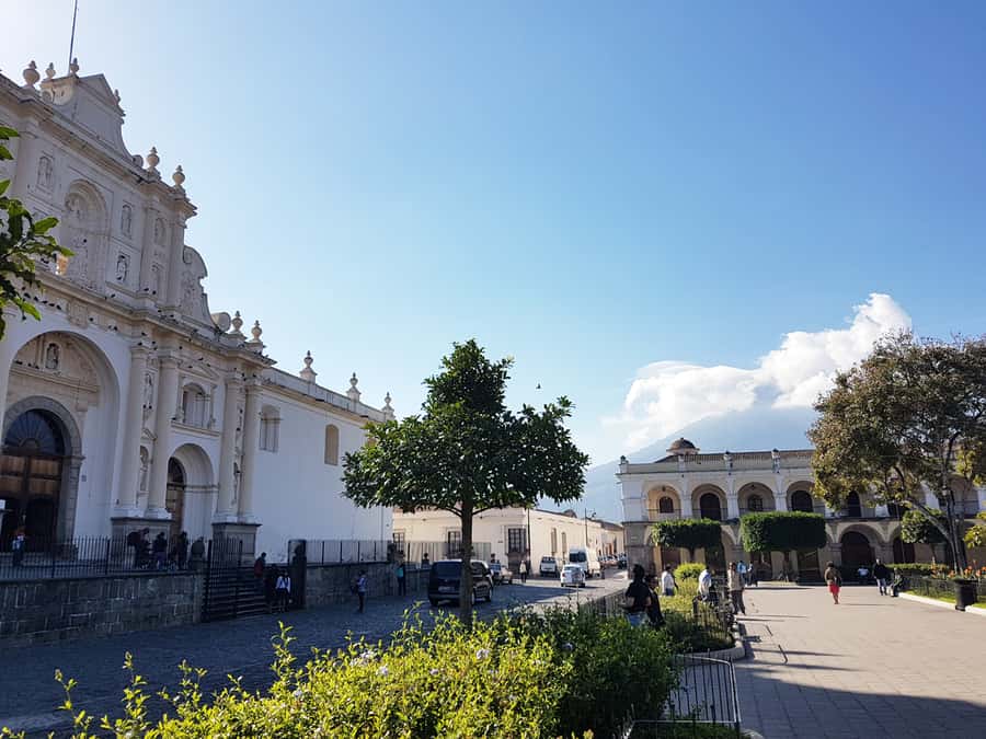 Combo Tour: Colonial Antigua & Guatemala City Explorer Tour - Why this two-city format works