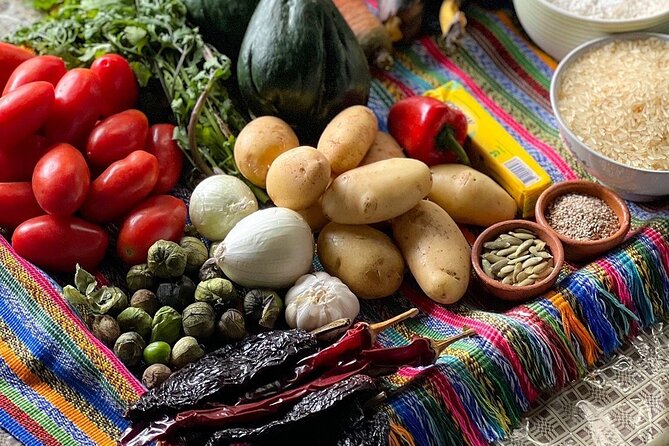 Cooking class and market tour/Pepian Workshop - Handmade Tortillas, Rice, and Traditional Mole