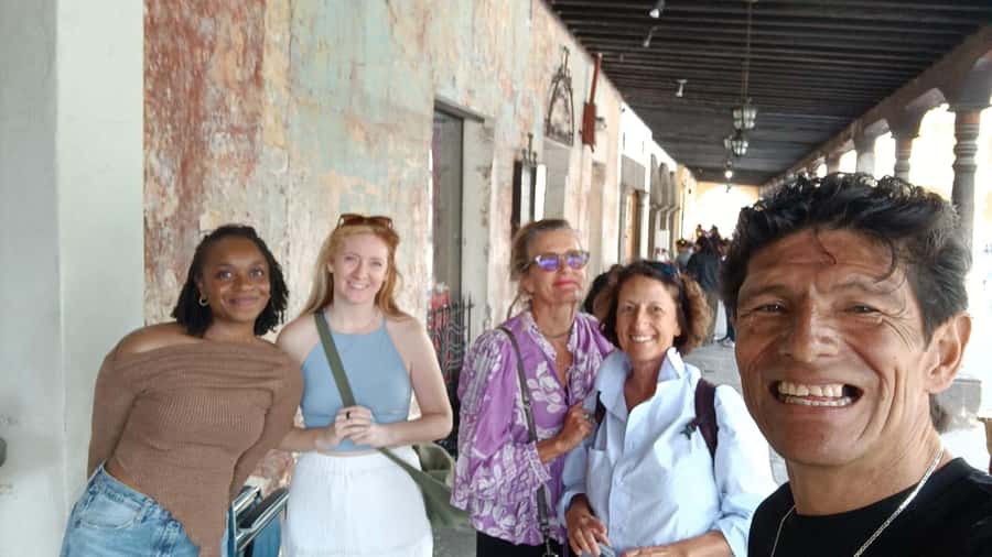 Cultural and fun tour in Antigua Guatemala - Starting beside Antigua’s Central Park