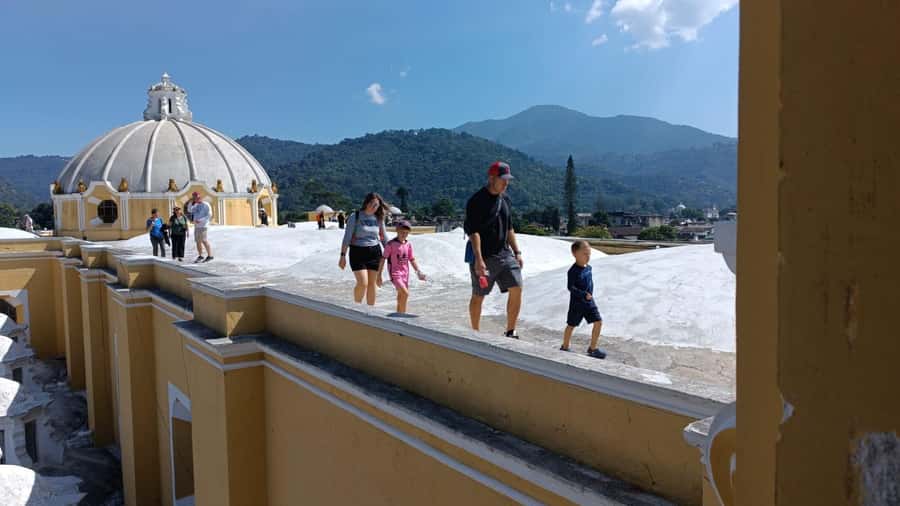 Cultural and fun tour in Antigua Guatemala - Santa Clara and San Francisco