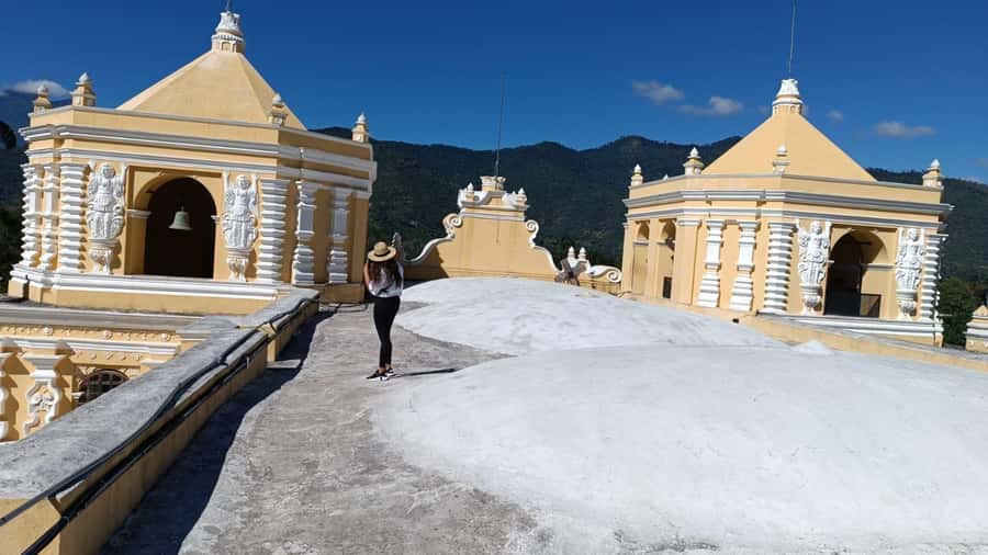 Cultural and fun tour in Antigua Guatemala - Santa Catarina Arch and La Merced