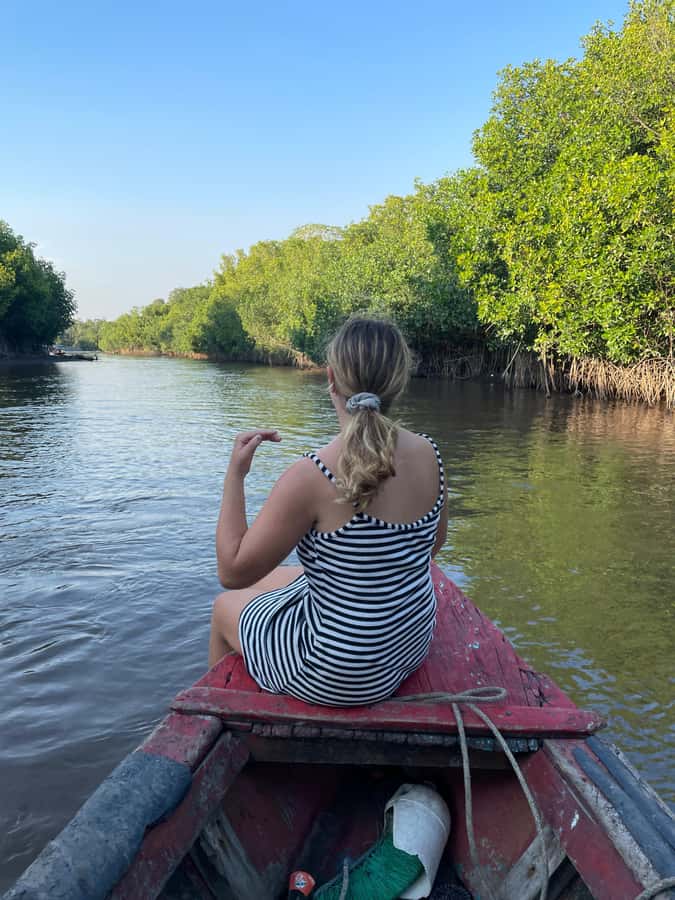 El Paredón: Mangrove Boat Tour with Optional Fishing - The boat ride from open water to thick mangroves