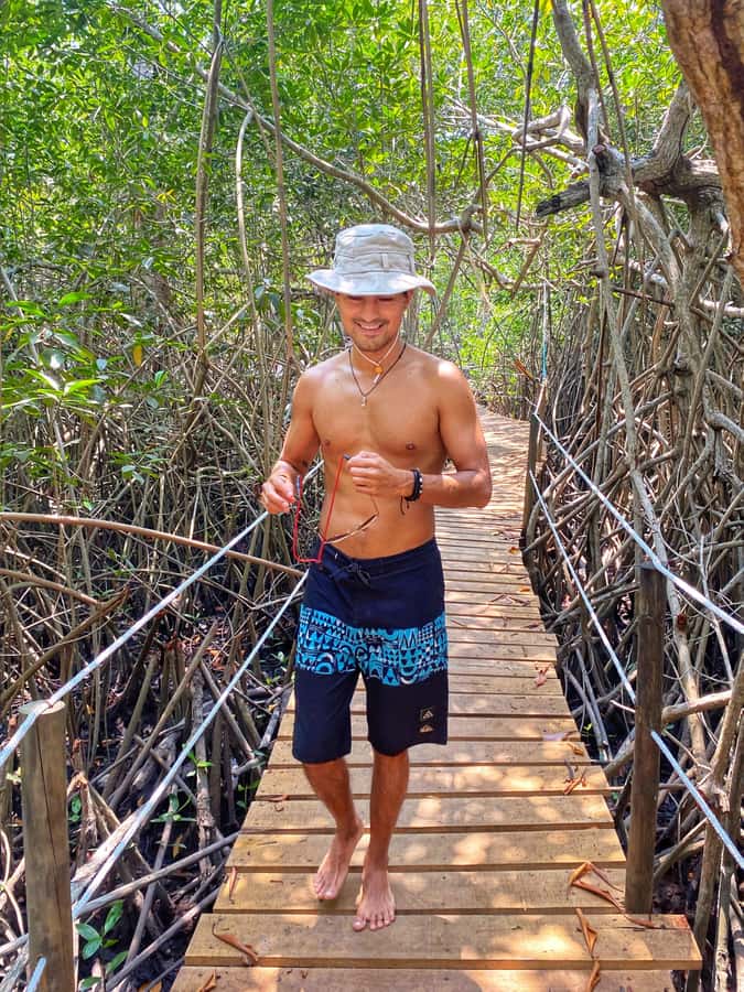 El Paredón: Mangrove Boat Tour with Optional Fishing - Planting your own mangrove