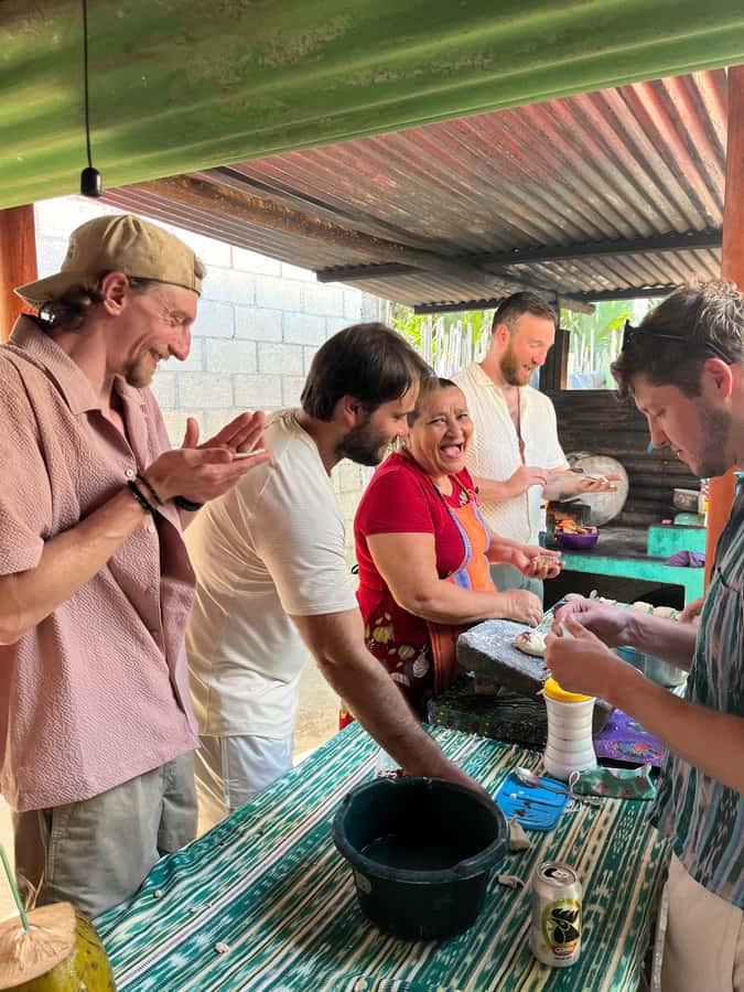 El Paredón: Traditional Cooking Class with a Local Family - The first steps: preparing ingredients together