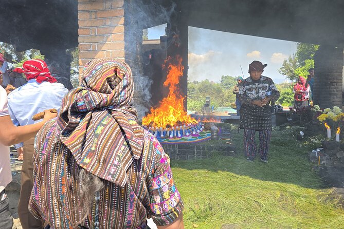 Explore the Market of Chichicastenango from Panajachel - Santo Tomás church and two living traditions