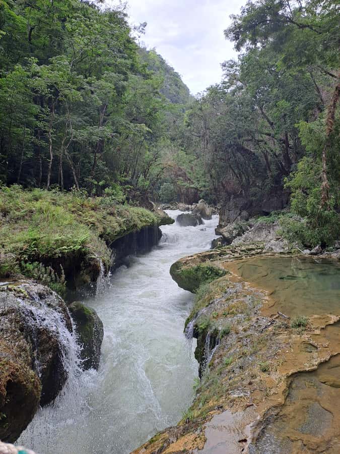 From Guatemala City to Semuc Champey in one day. - The Cahabón River photo stop