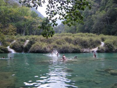 Semuc Champey Park and Kanba Cave Guided Tour