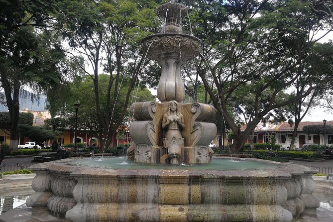 Full day Antigua Guatemala from Quetzal Port - Santa Catalina Arch is a quick photo stop with real character