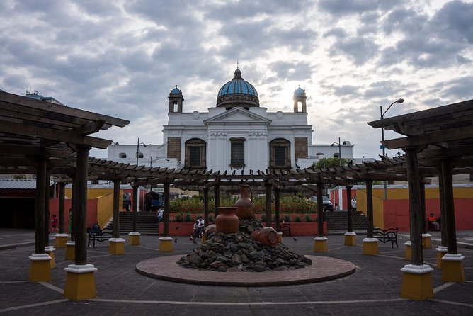 Full-Day Guatemala City Sightseeing Tour - Mercado Central: crafts, food, and everyday shopping