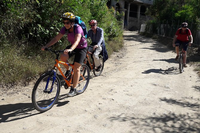 Get to know San Marcos, San Pablo, San Juan and San Pedro by bicycle - San Juan: weaving, plants, and useful cultural stops