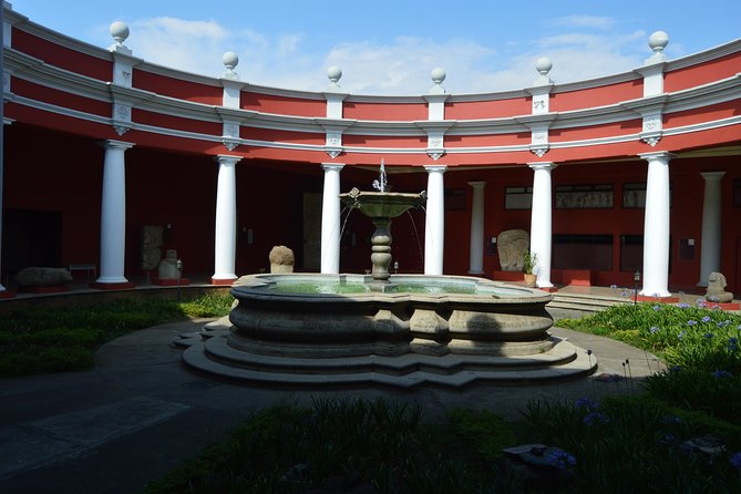 Guatemala City Half Day Private Tour - Central Market for crafts, food, and city life