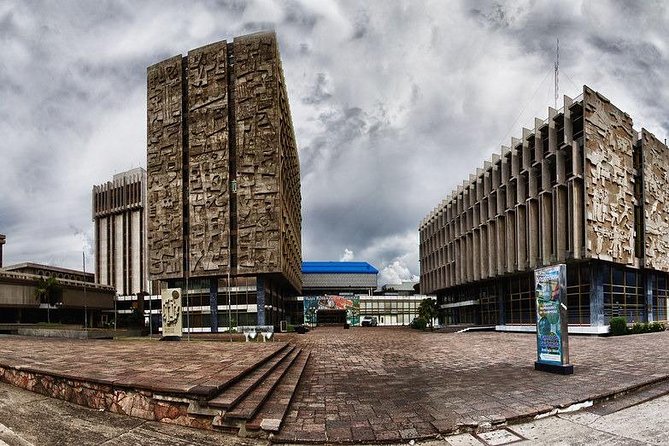 Guatemala city Walking Tour and public bus - El Calvario and San Francisco, two very different churches