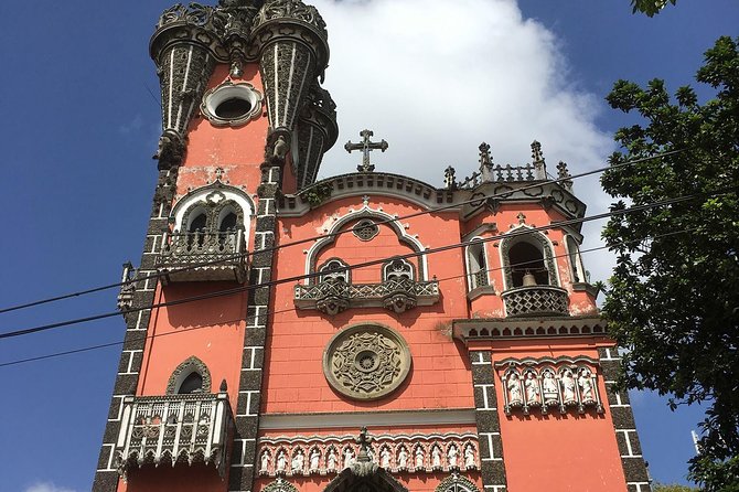 Guatemala city walking tour only weekends. 2 persons and up - Craft market and the post office building