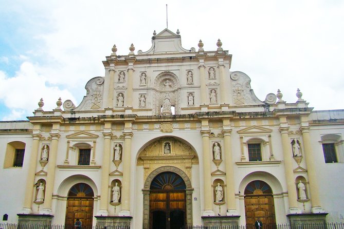 Historical and Cultural Walking Tour of Antigua Guatemala - Tanque de la Union and everyday colonial life