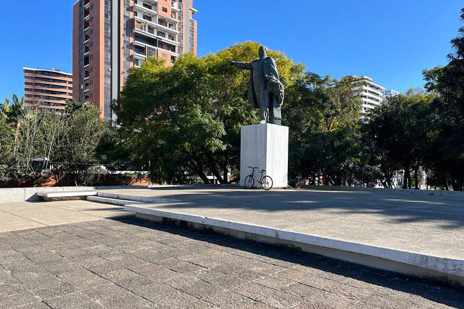 Historical and natural bike tour in Guatemala City - Peru, Canada, José Martí, and Uruguay