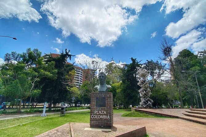 Historical and natural bike tour in Guatemala City - Ecuador and Plaza Clemente Marroquín