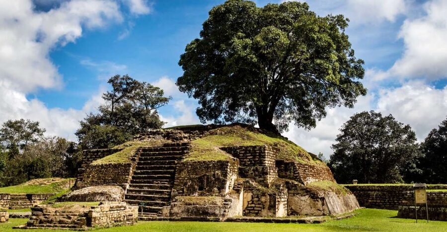 Iximche and Antigua Day Tour - Calle del Arco and Casa del Jade