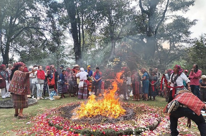 Iximché : Spiritual Ritual with a Mayan Priest - What Tecpán adds to the visit