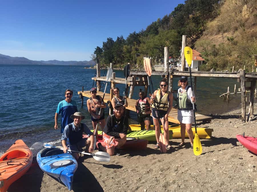 Los Elementos Adventure Center: Kayak, Swim, and Relax - A full day by the lake, not just a boat ride