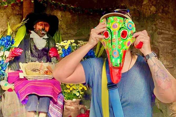 Mysteries of Antigua Interactive Treasure Hunt - Santa Catalina Arch and the city’s most familiar view