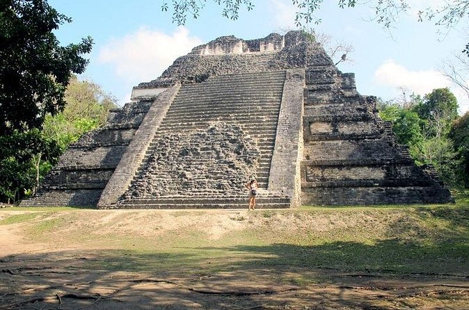 One Day Tour Yaxha all Inclusive from Flores - Lunch in La Maquina after the temple visit