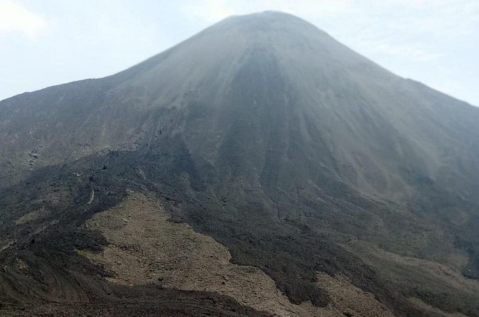 Pacaya Hike from Antigua an Adventure with Roasted Marshmallows - Roasting marshmallows over volcanic heat