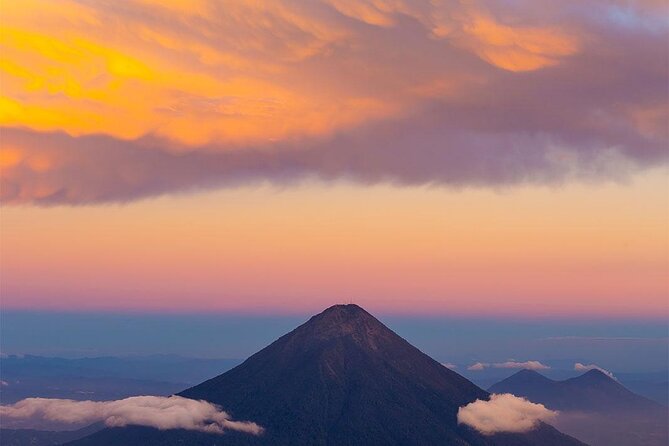 Pacaya Volcano Horseback Fast Ride Lava Pizza Chef - Why the private guide setup matters