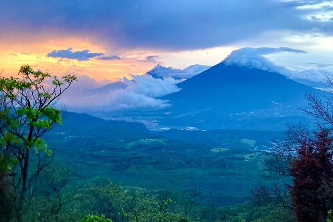 Pacaya Volcano Luxury Sunset Horseback Riding Tour/ Dinner Cooked by-Lava Chef - Meeting the horses in bright Guatemalan colors