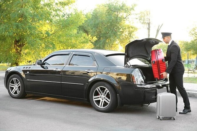 Private Airport Transfer from Guatemala to La Aurora airport - Pickup from your accommodation in Guatemala City