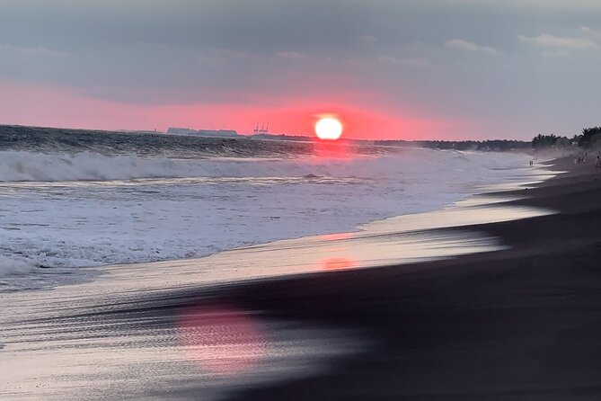 PRIVATE SHUTTLE from Airport/Antigua to EL PAREDON or Vice Versa - Continuing to El Paredon from Antigua or the airport
