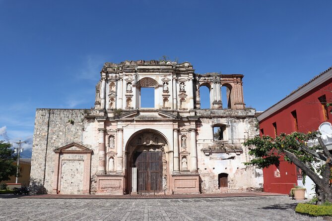 Private Tour of the Emblematic Streets of Antigua Guatemala - La Merced and its elaborate facade