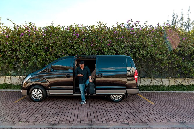 Private Transportation Service in Guatemala on a Minibus with A/C - Safety, communication, and driver service