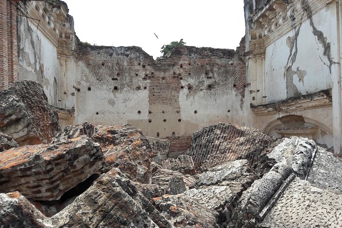 Private Walking tour of Antigua Guatemala - The former Jesuit complex and Spanish restoration
