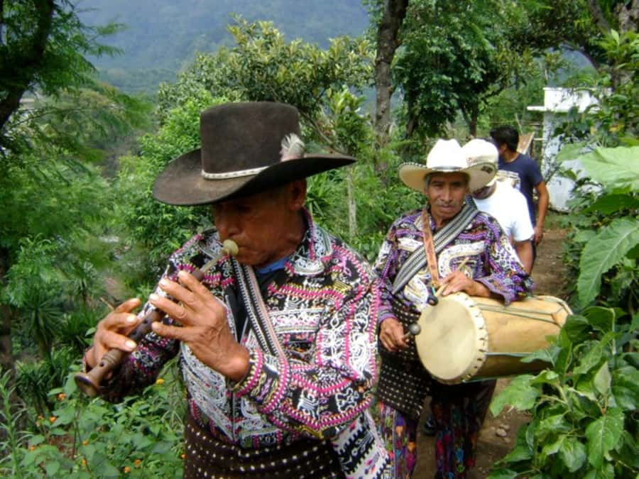 Santa Cruz La Laguna: 6-Hour Solola Hike & Market Visit - Reaching a remote mountain village