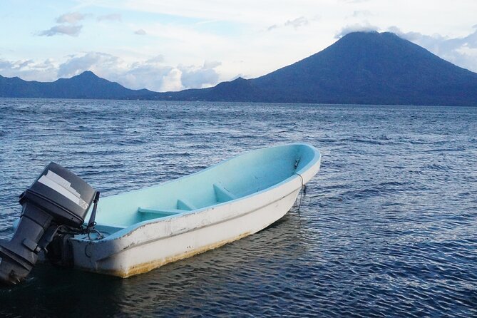 Shared shuttle - Panajachel to Guatemala City (airport) - Leaving Panajachel from the lakefront