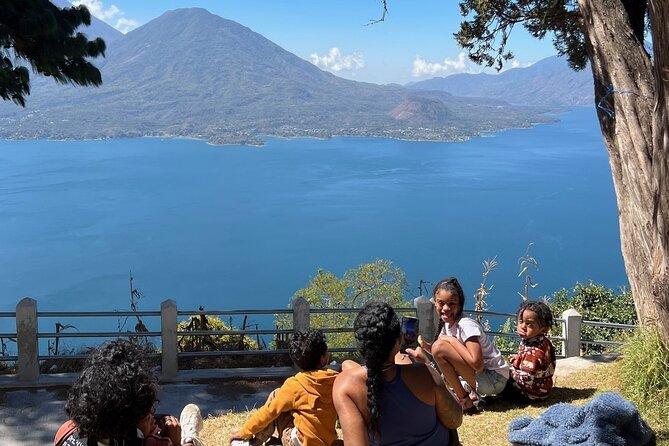 Shared Transfer from Panajachel Atitlan to Guatemala City - Communication Makes the Service Easier