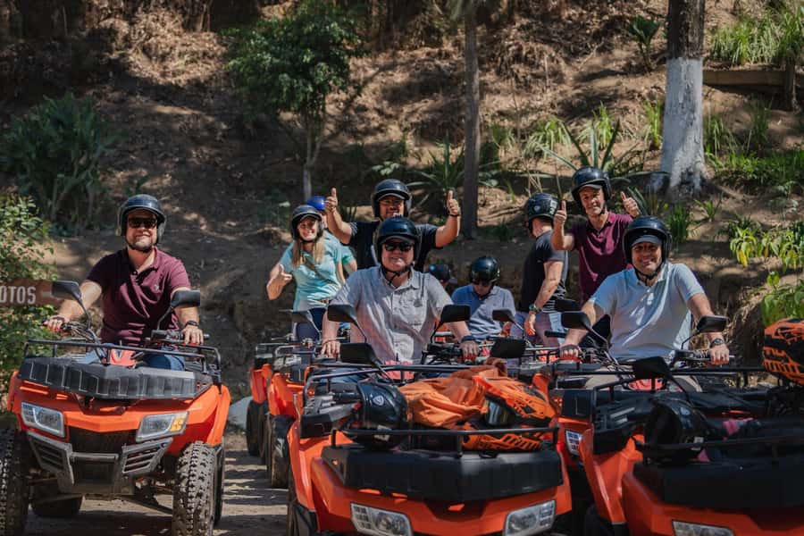 Tour hacia Hobbitenango en quad - The 45-minute ATV ride through Antigua and uphill